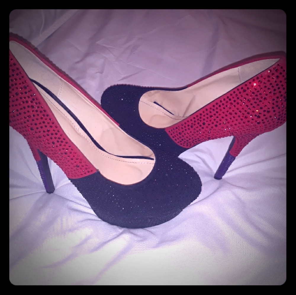 Stilletto pumps.